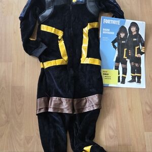 Fortnite Dark Voyager Kids Costume - Black and Yellow M/L 9-12
